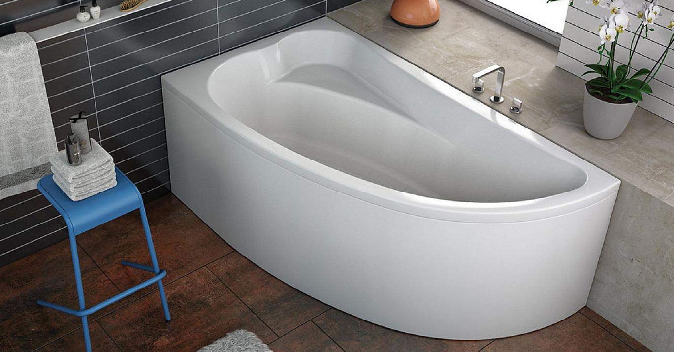 ванная с ассиметричной ванной дизайн фото